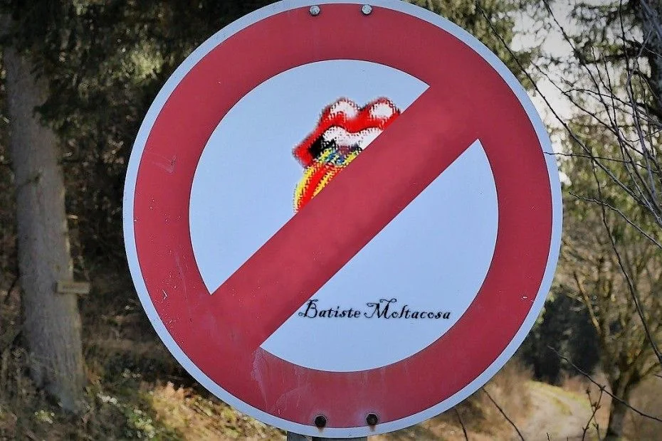 Senyal de prohibit Batiste Moltacosa